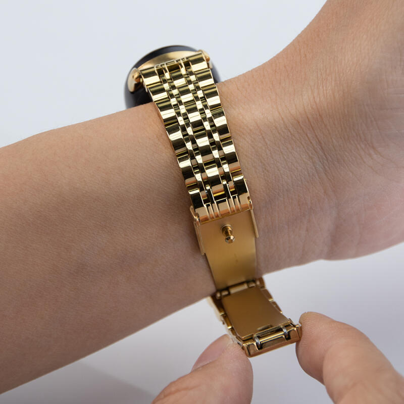 حزام ساعة من الفولاذ المقاوم ل - مراجعة Milanese Loop Magnetic وسعره